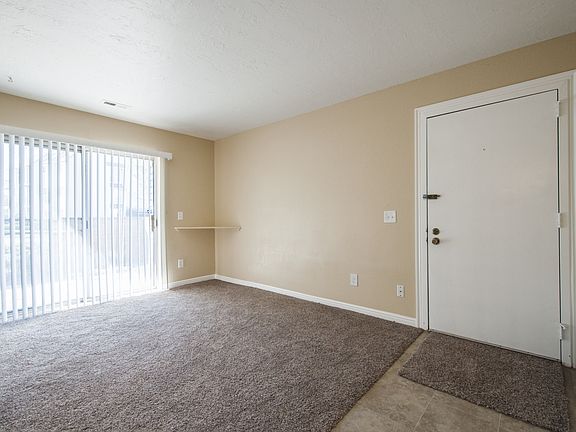 5th image of 1070 E Quail Dr