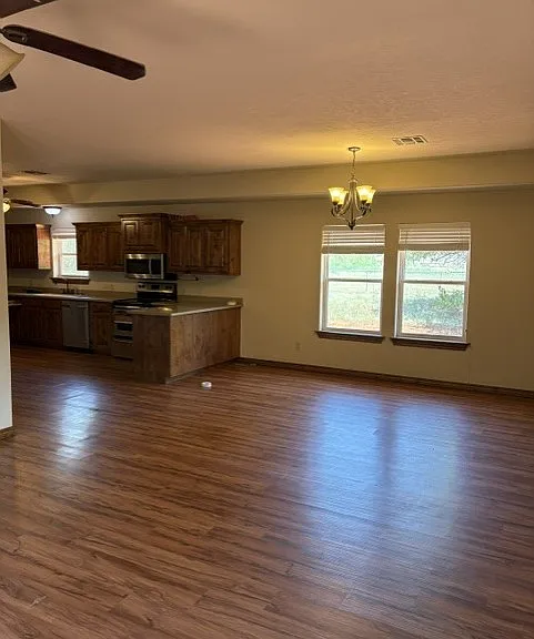 11152 Thompson Ln — Photo 1