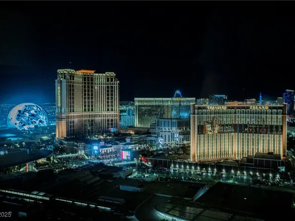 2000 N Fashion Show Dr Unit 4302, Las Vegas, NV 89109