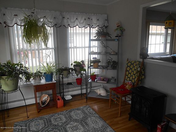 5th image of 2202 Mount Hope Ln