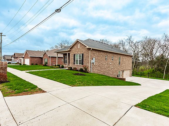 5th image of 520 Dottie Dr