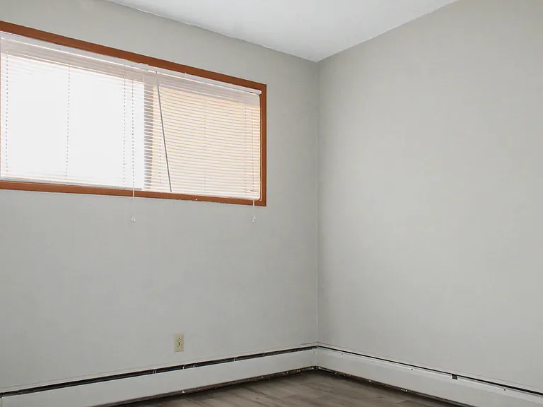 1019 Northmount Dr NW — Photo 15