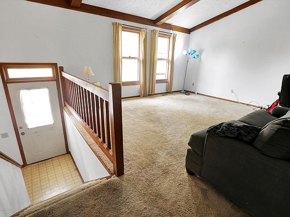 4th image of 2427 Seville Dr