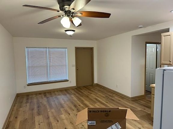 3rd image of 627 Pleasant Hill Rd