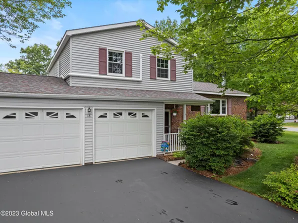 13 Pheasant Walk, Queensbury, NY 12804