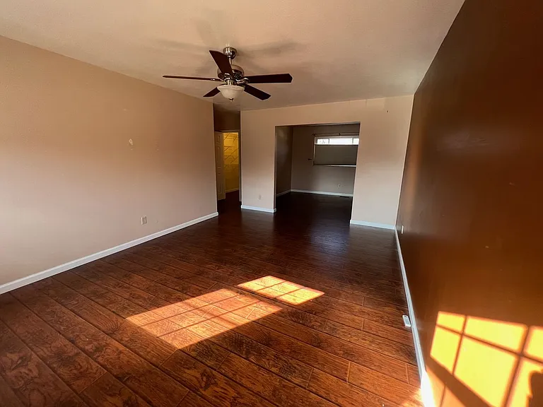 15605 Highcroft Dr — Photo 14
