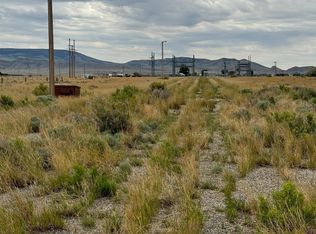 11 Oregon Trl, Rawlins, WY 82301