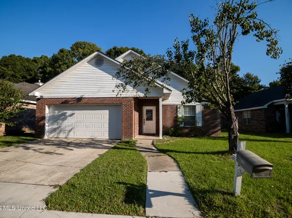 104 Canal St, Gulfport, MS 39507