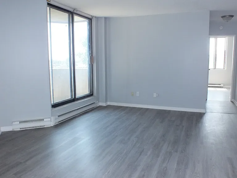 305 Presland Rd — Photo 10