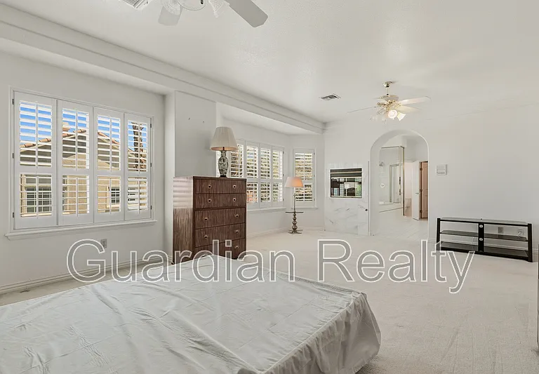 1888 Woodhaven Dr — Photo 34