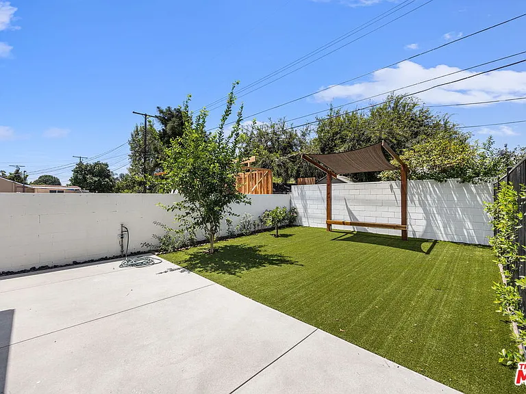 7935 Zelzah Ave — Photo 19