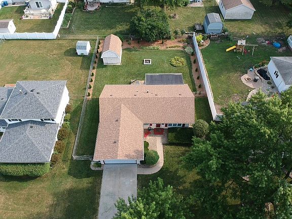 3rd image of 45 Hilltop Dr