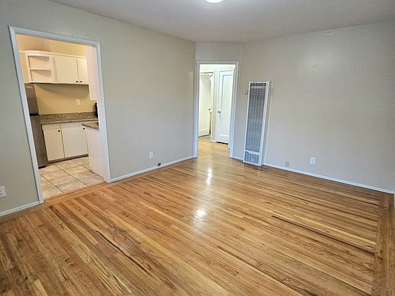 3rd image of 2936 Emerson St #2936