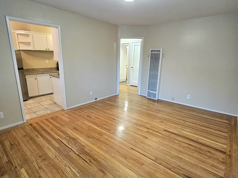 2936 Emerson St #2936 — Photo 3