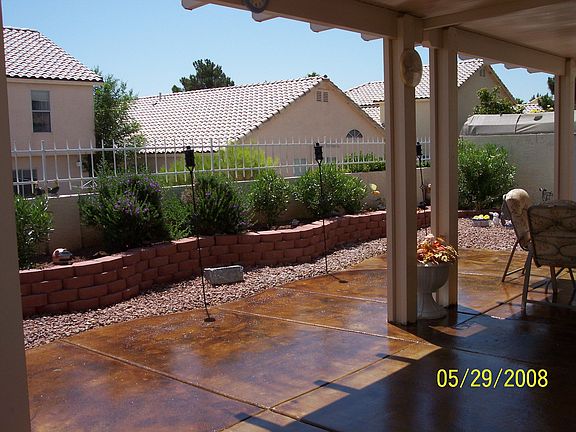 patio with planter 