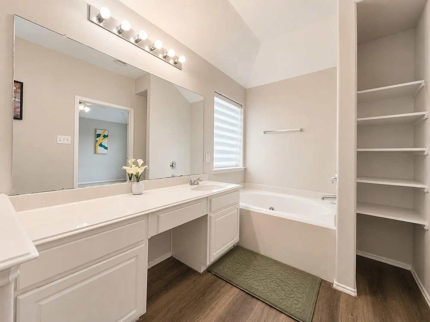 3 bed, 2524 sqft, $2,395 — Photo 3