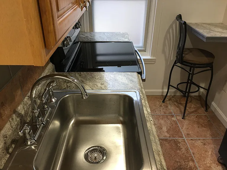 1535 Sellers St #2R — Photo 4