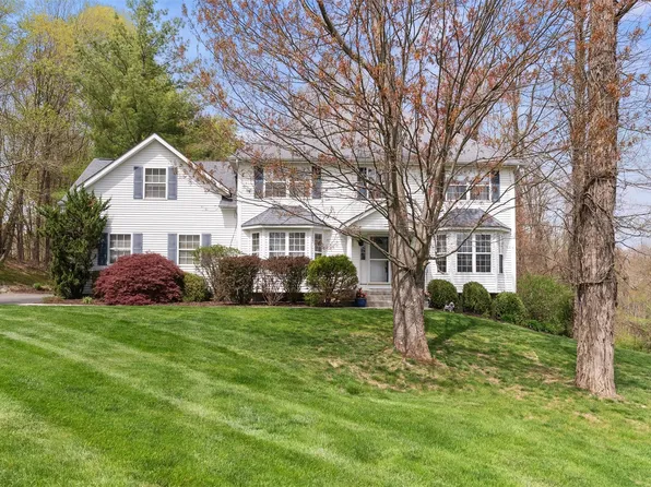 1 Meadow Court, Cortlandt Manor, NY 10567