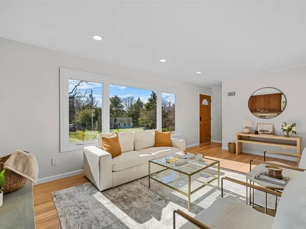 21 Colburn Drive, Poughkeepsie, NY 12603