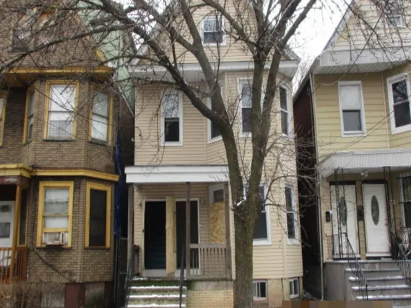 750 S 16th St, Newark, NJ 07103