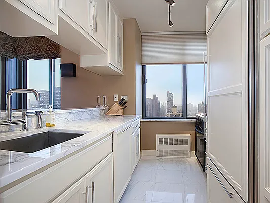 Sold by Sotheby's International Realty | media 17