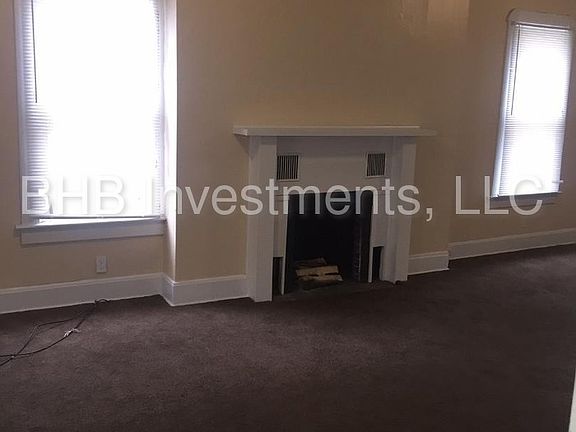 2nd image of 1112 N Oakland Ave