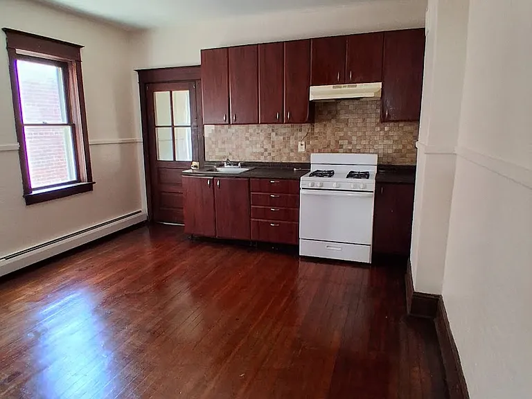 119 Virginia Ave — Photo 6