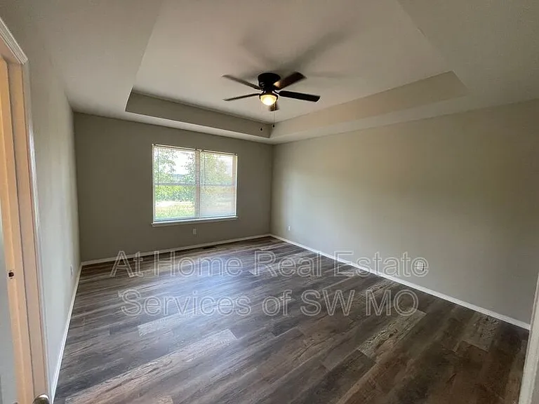 3921 W Linwood St — Photo 8