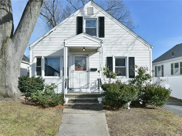 180 Crescent Ave, Cranston, RI 02910