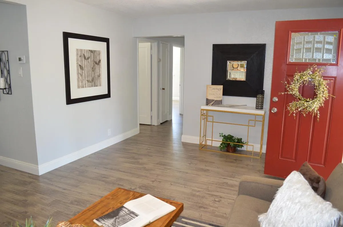 2355 Geraldine Drive — Photo 3