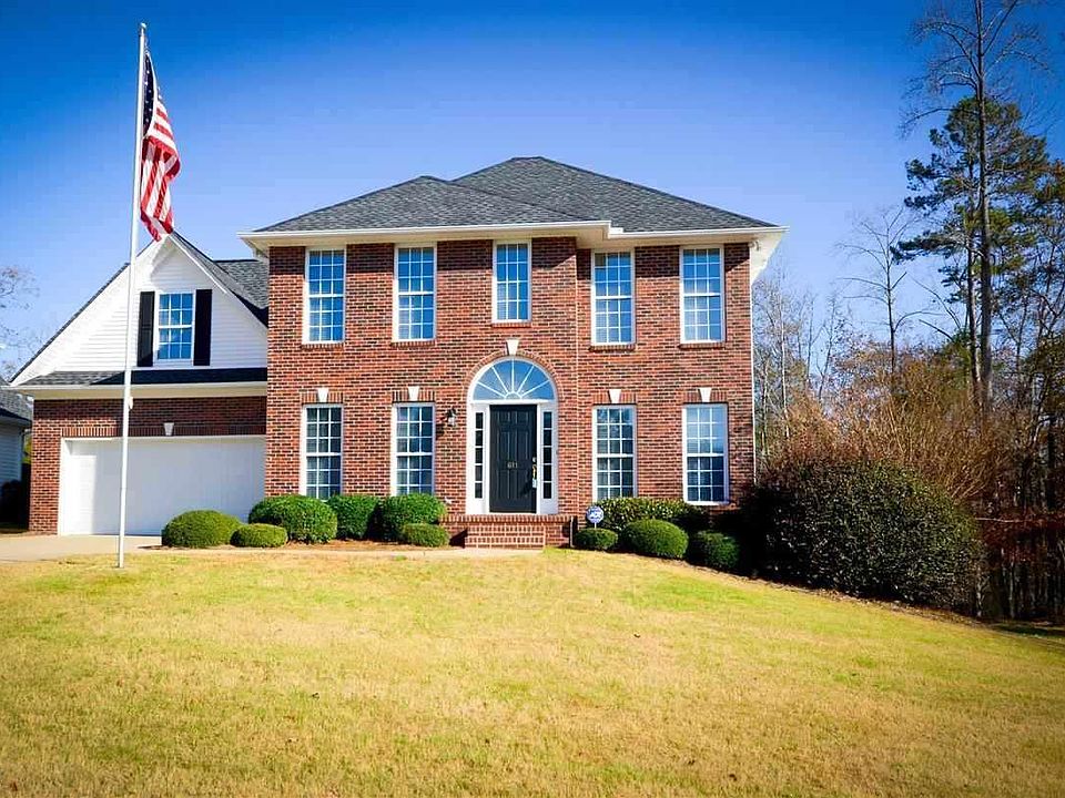 1st image of 611 Scenic Oak Dr