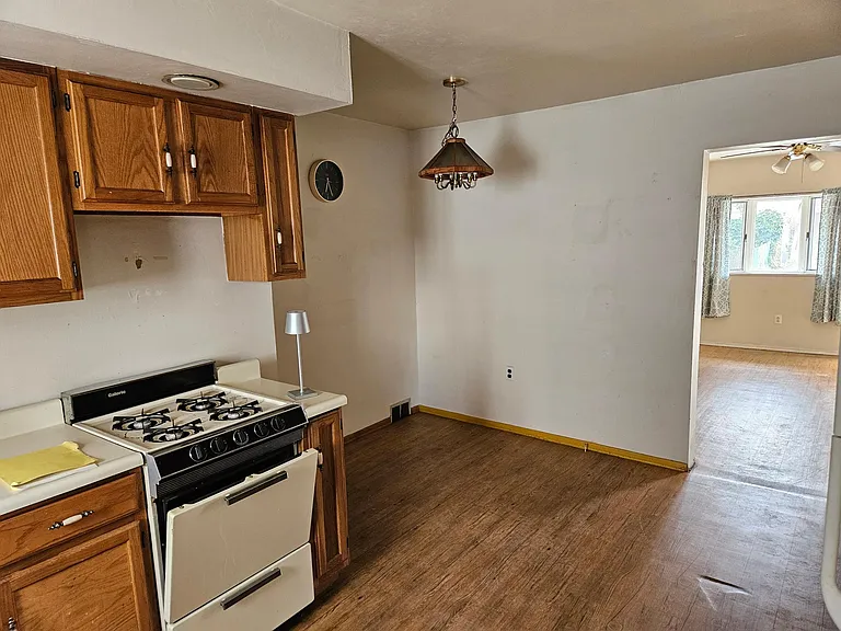 1727 Carey Way — Photo 5