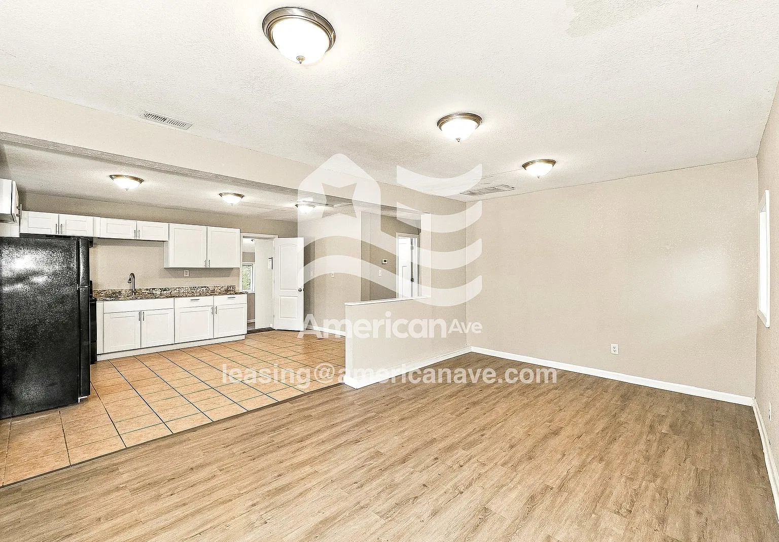2 bed, 1.0 bath, 1118 sqft, $1,082 — Photo 2