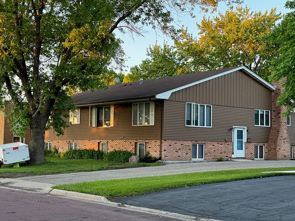 426 Commodore Dr #426