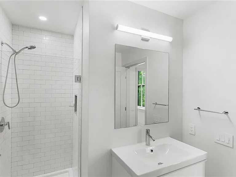 31 Parade St #302 — Photo 17