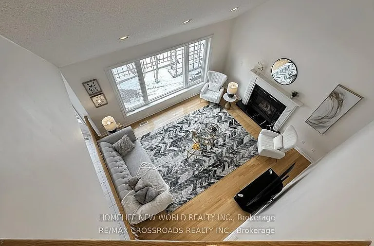 73 Reansbury Cres — Photo 3