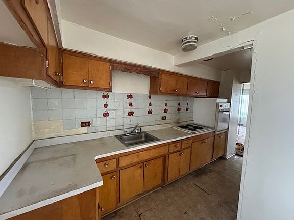 4th image of 2349 E 103rd St #00