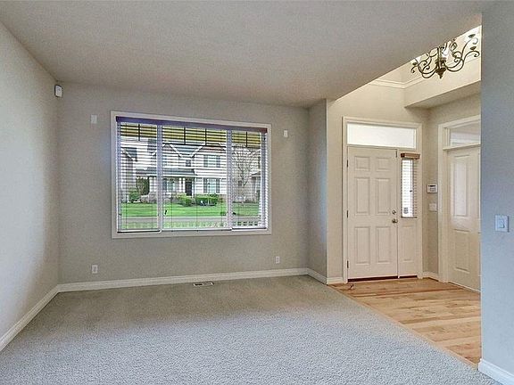 3rd image of 6452 192nd Pl NE