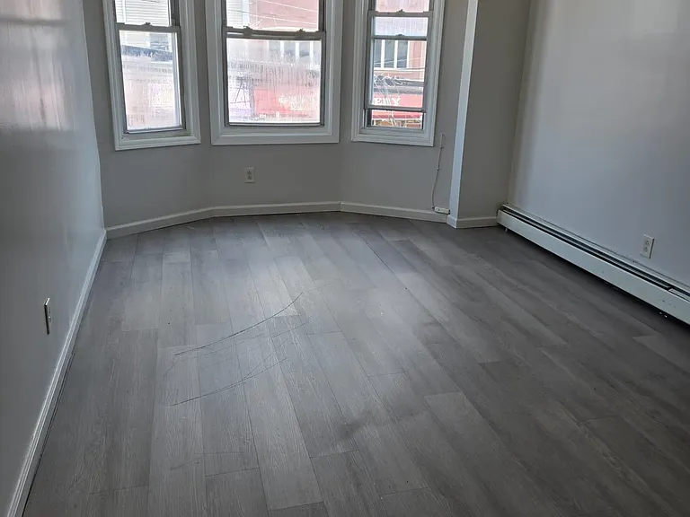 325-329 Grand St #2L — Photo 2