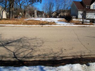 1014 Berwick Ave, Silver Lake, WI 53170