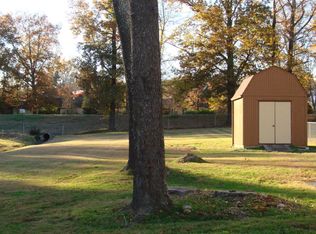 218 Avalon Dr, Paris, TN 38242