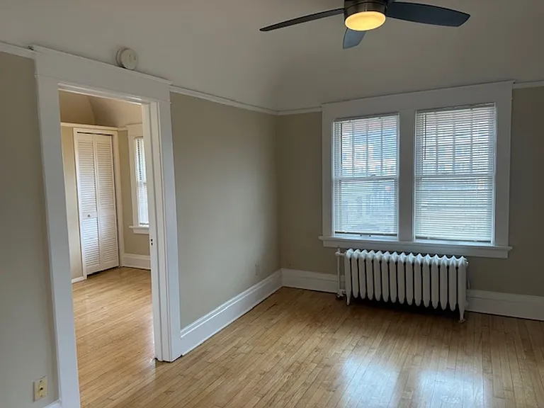 Freshly Renovated 2BR Apartments Near UWM Heat Included — Photo 22