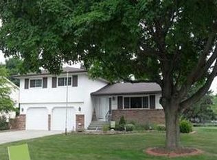 6110 Meadow Wood Ln, Columbus, OH