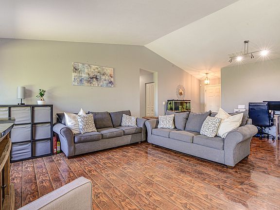 2nd image of 39820 Waterloo Dr
