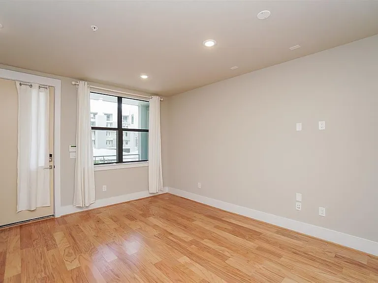 2401 Crawford St #A112 — Photo 11