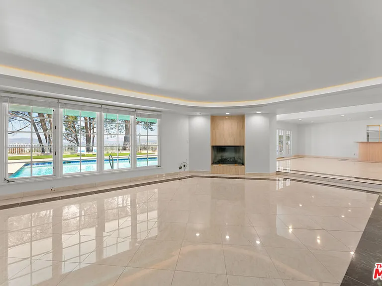 4159 Regal Oak Dr — Photo 9