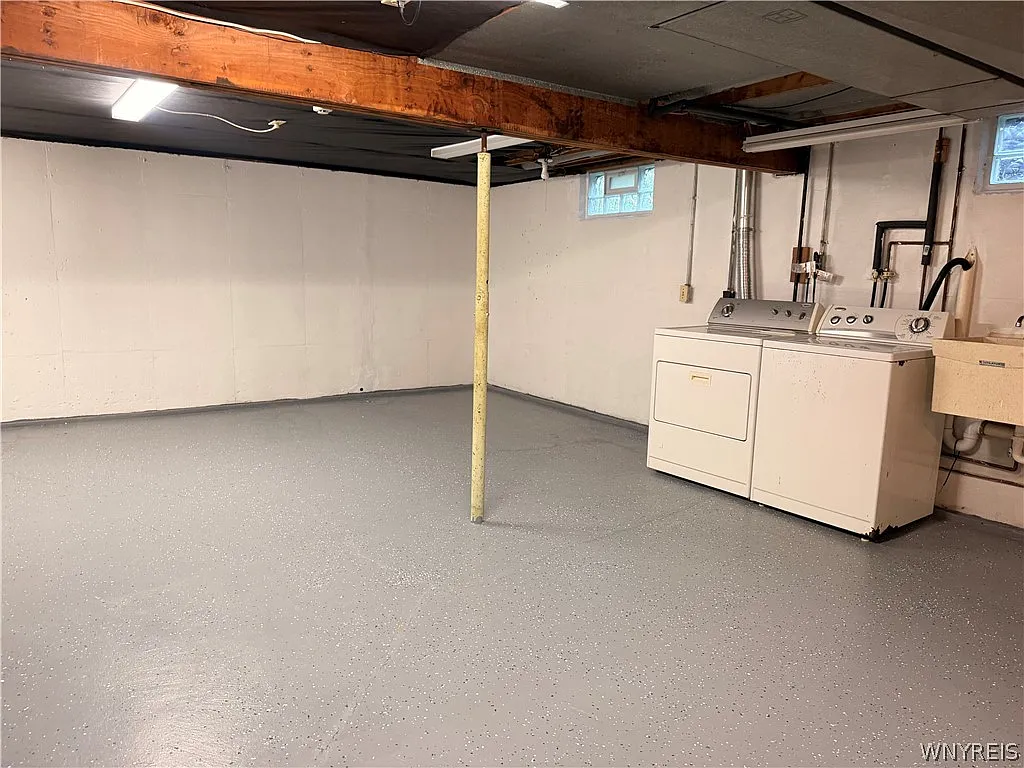 3 bed, 1.5 bath, 2000 sqft, $2,250 — Photo 4