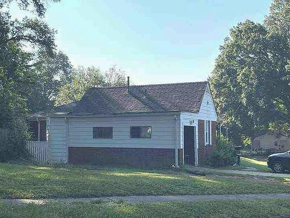 2nd image of 3786 Rhodes Ave