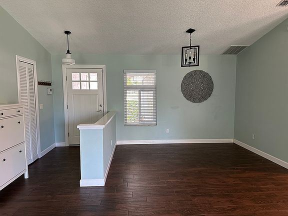 4th image of 8003 Applehill Ct