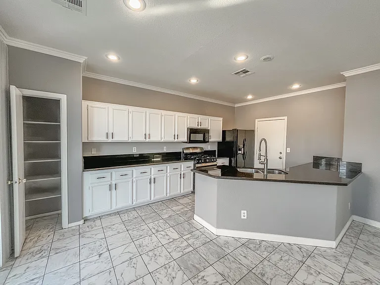 3335 Antique Rose Dr — Photo 7